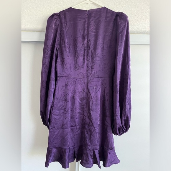 NWT Astr The Label Purple Satin Twist Front Mini Dress. Size Small. Long Sleeves - Picture 3 of 7